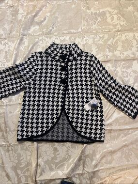 Ladies Houndstooth Knit Jacket - Black & White